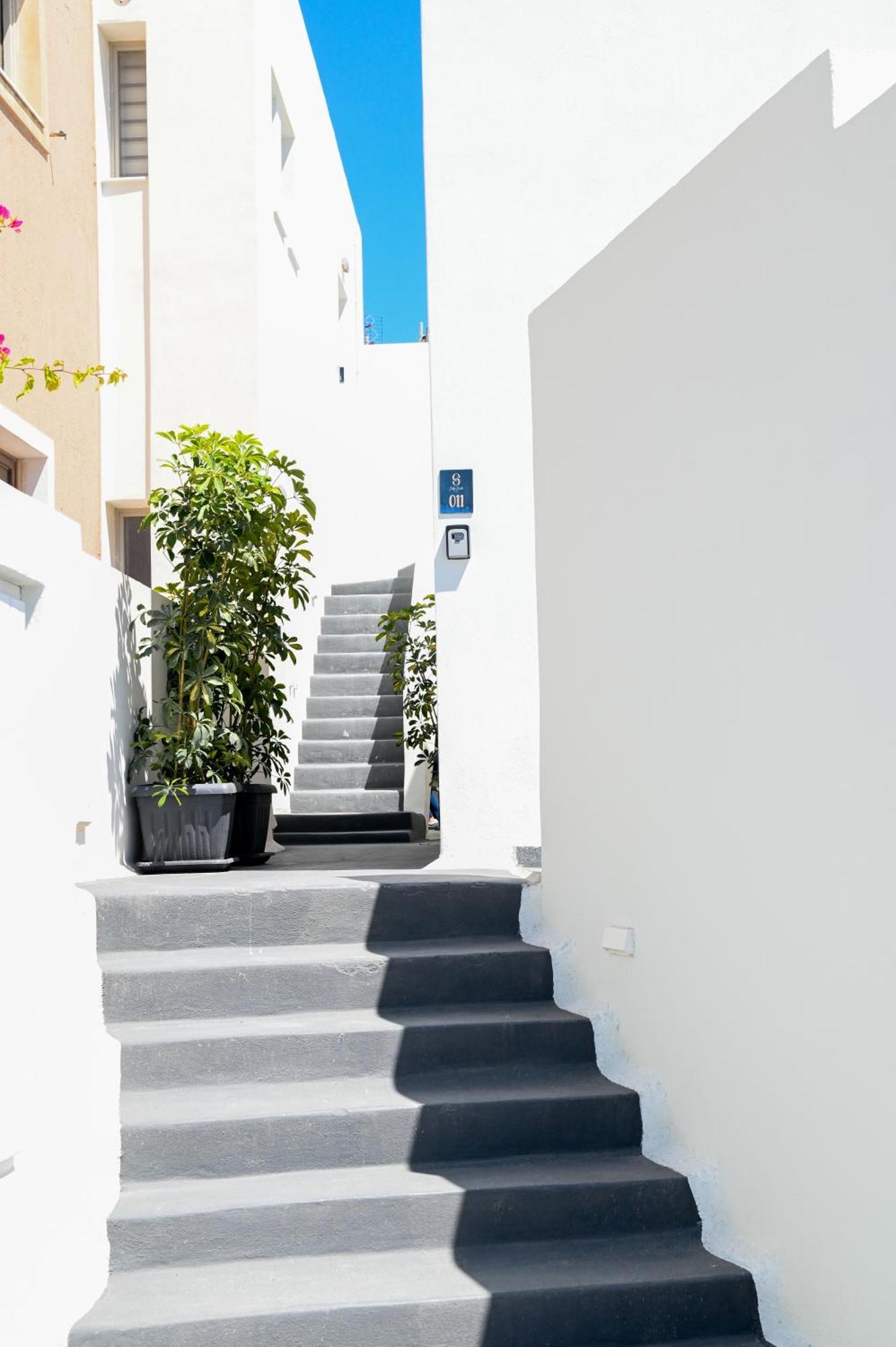 City Center Suites Fira  Exterior photo